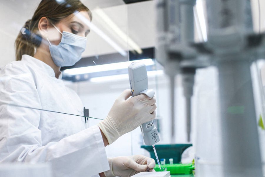 Cell: в Германии выявили устойчивость омикрон-штамма против нейтрализующих антител