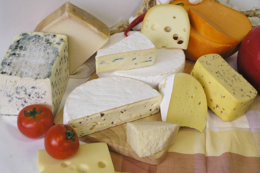 Диетолог Денисова рассказала о пользе твердых сортов сыра