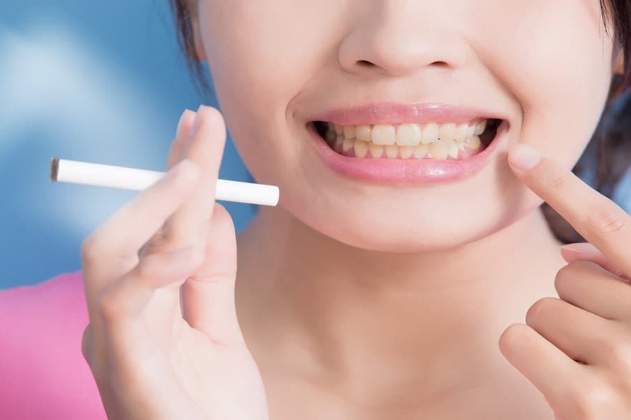 Стоматолог Ксения Климова объяснила, почему курение вредит здоровью зубов